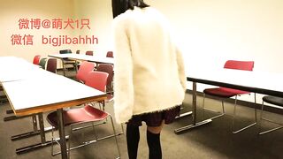 Huấn luyện slave loli bắt e trốn học chạy sang phòng trống trg trường cởi đồ móc lồn