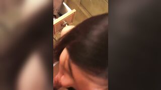 Bắt con cháu họ 2k10 ngon tơ quỳ bú cặc bắn ngập mồm cực phê