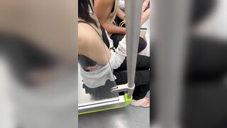 quay lén các em sinh viên trên tàu điện #4