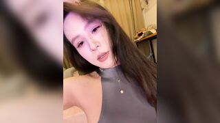 Dâm nữ cực xinh livetream show hàng ngon dâm đãng p25