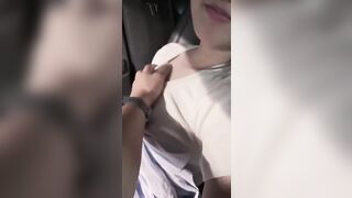 Đang chở em ny đi chơi thì em bật đèn xanh