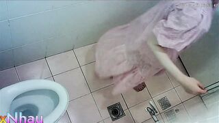 Quay lén vợ bạn tắm 2