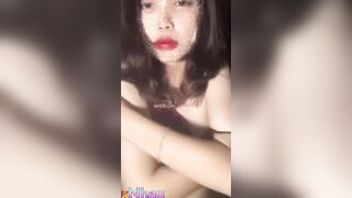 Bn thân khoe hàng