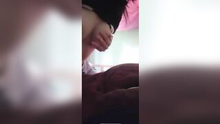 Lén thủ dâm kế bạn thân