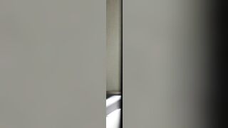 quay lén em sinh viên mặt xinh dáng nuột đi tắm