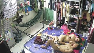 Hack cam phòng của đôi vợ ck trẻ cực dâm đang ngủ trưa lại nứng lồn nên đè ra đụ p1
