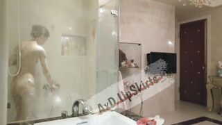 quay lén con gái xinh đẹp đi tắm