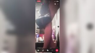 Call video với em bạn thân dâm nữa đêm 2h sáng ra rửa lồn