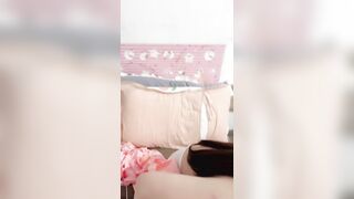 Em teen loli Trung Quốc trắng xinh tập tành livetream show hàng cực phẩm p4