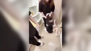 Hót tiktokker bị đánh ghen dã man vì ngủ với chồng người khác