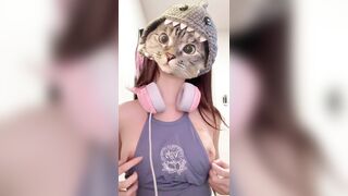 "tao dùng filter nhé không lộ mặt đâu ngại lắm"