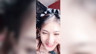 Phòng livecam show hàng của idol tiktok Huỳnh Bảo Trân vú bự nằm xoa hột le dâm p2