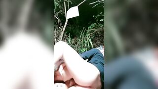 Em gái nông thôn dẫn dụ bạn trai lên rừng quan hệ tình dục