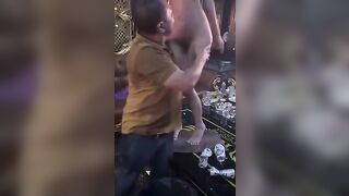 Mỗi lần có lương anh già đều đến khuyên em bỏ nghề (Karaoke tay vịnh)