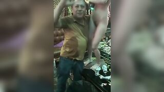 Mỗi lần có lương anh già đều đến khuyên em bỏ nghề (Karaoke tay vịnh)