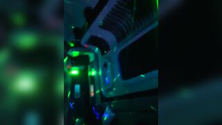 Cứ chịu chi là các em karaoke tay vịnh phục vụ hết mình cháy hết mình