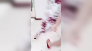 Nghịch hàng em sinh viên vú to lồn ngon dâm đãng nứng lồn