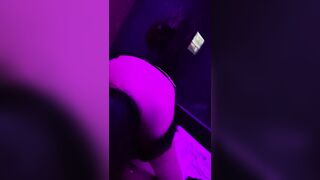chưa kịp địt mà mẹ em gọi về nhưng em địt rồi mới chịu về
