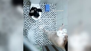 Quay lén mẹ vợ da trắng