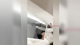 Quay lén chị hàng xóm tắm đêm 2