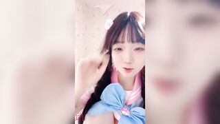 Phòng live của 2 em teen mới lớn cực xinh siêu dâm tập tành livetream show hàng ngon1