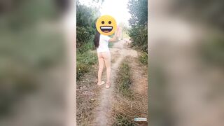 Dẫn ghệ dâm bím múp ra đường cởi quần lót show bím múp public p1