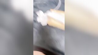Bố mẹ đi vắng nên ở nhà đè bé e họ xinh kính cận trắng múp ra đụ bắn sướng tê cặc p2