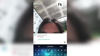 bé gái lớp 10 bị bạn trai dụ video call cho xem vú