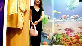 nhân viên massage kích dục cho khách hàng say rượu
