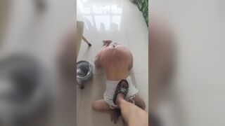 tội nghiệp em gái bị bán sang cambuchia nó đánh cho nát đít