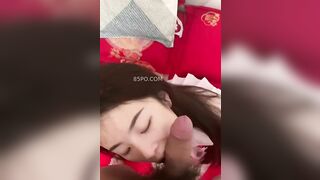 Cho dì bú cu xuất tinh đầy mặt