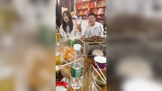 SAY RIỆU , KHOE VÚ