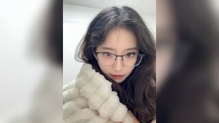 Nữ sinh xinh đẹp với vẻ ngoài hoàn hảo,lộ clip