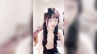 Phòng live của 2 em loli học sinh mới lớn TQ tập tành bỏ học livetream show hàng p7