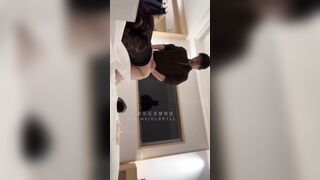 Địt nhau với em ghệ dâm đãng cực xinh dáng ngon mông to trong khách sạn p1