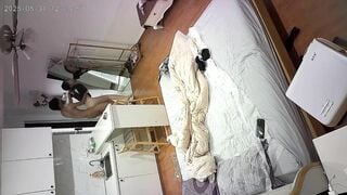 quay lén 2 em sinh viên trong nhà nghỉ