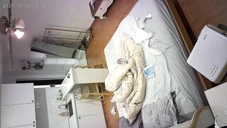 quay lén 2 em sinh viên trong nhà nghỉ
