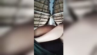Mang em học sinh cấp 3 vào cà phê chòi, chịch em lên đỉnh