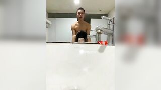 THẦY GIÁO THỂ DỤC, ĐỊT E HS LOVE 10, TRONG WC TRƯỜNG
