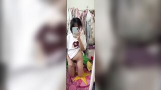 Em gái tuổi mới lớn lồn non lần đầu quay video thủ dâm