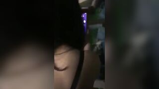 Bắn tinh đầy lồn em gái người yêu đang nấu ăn trong bếp