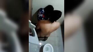 Quay lén cảnh loạn luân anh họ đụ bạo dâm cuồn nhiệt em gái trong wc