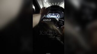 Nay lái xe chill ghê vừa ngắm đường vừa được e bú cu bên dưới sướng tê