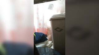 Quay trộm mẹ vợ múp tắm