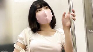 Public gắn máy rung vào lồn người yêu trên tàu điện ngầm
