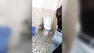 Quay lén được em hàng xóm tắm