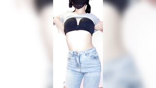 Tiktoker 900k FL Bên Trung, Trả kèo Nhảy Lột đồ Khoe Vú Lồn rậm lông