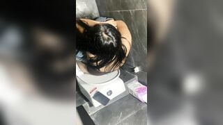 siêu phẩm quay lén các em xinh đi đái nhìn thật thích mắt - phần 6