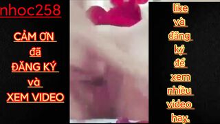 Em gái 16 tuổi mới lớn tập tành thủ dâm sướng lồn quá chảy nước quá trời luôn