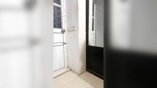 Tiktoker Lanxinhyeu và những clip bán khu vé huyền thoại